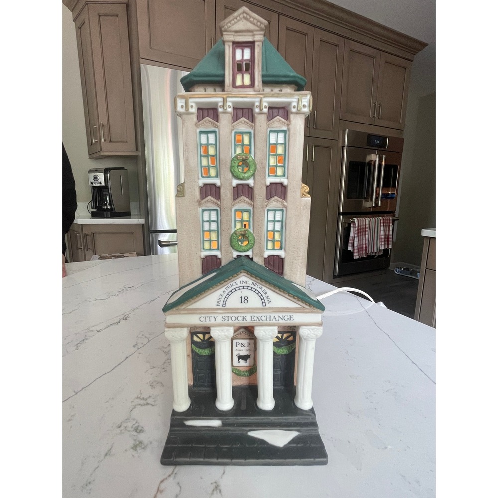 Department 56 Christmas in the City CIC Brokerage House Lighted Village 58815